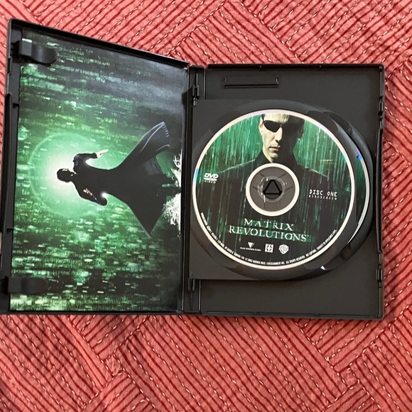 Warner Bros. Matrix Revolutions 2 disc widescreen set - Picture 4 of 16